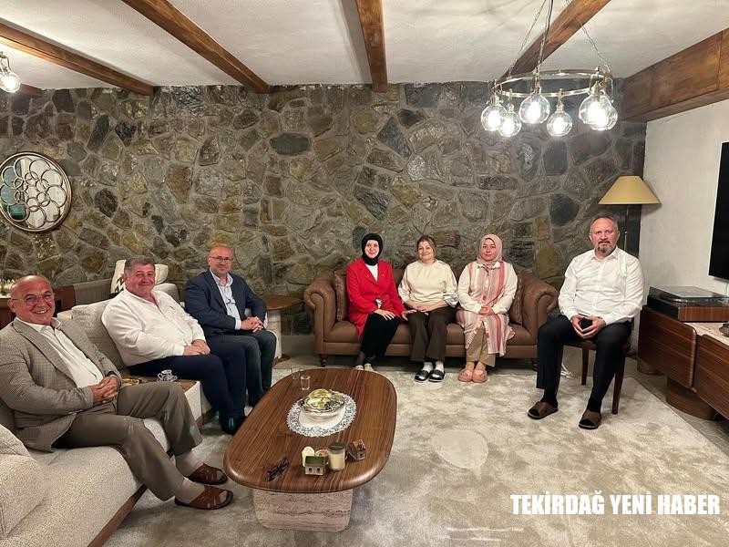 Mv. Mestan Özcan: hanemizi ziyaret ederek bizleri onurlandırdılar.