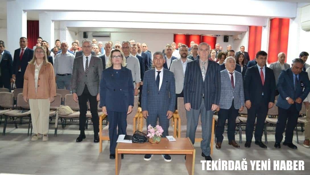 Okul Müdürleri Genel Kurul Toplantısı İlçe Milli Eğitim Müdürü . Ebubekir ATİLLA başkanlığında ve Şube Müdürlerinin katılımıyla gerçekleşti