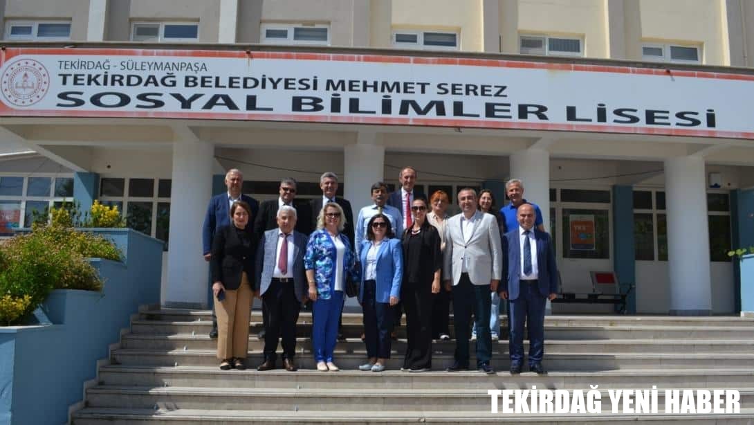 Tekirdağ Belediyesi Mehmet Serez Sosyal Bilimler Lisesi’nde Düzenlenen “Anadolu’dan Rumeli’ye Müzik Dinletisi” Etkinliğine İlçe Milli Eğitim Müdür V. Serpil ÇETİN Katıldı.