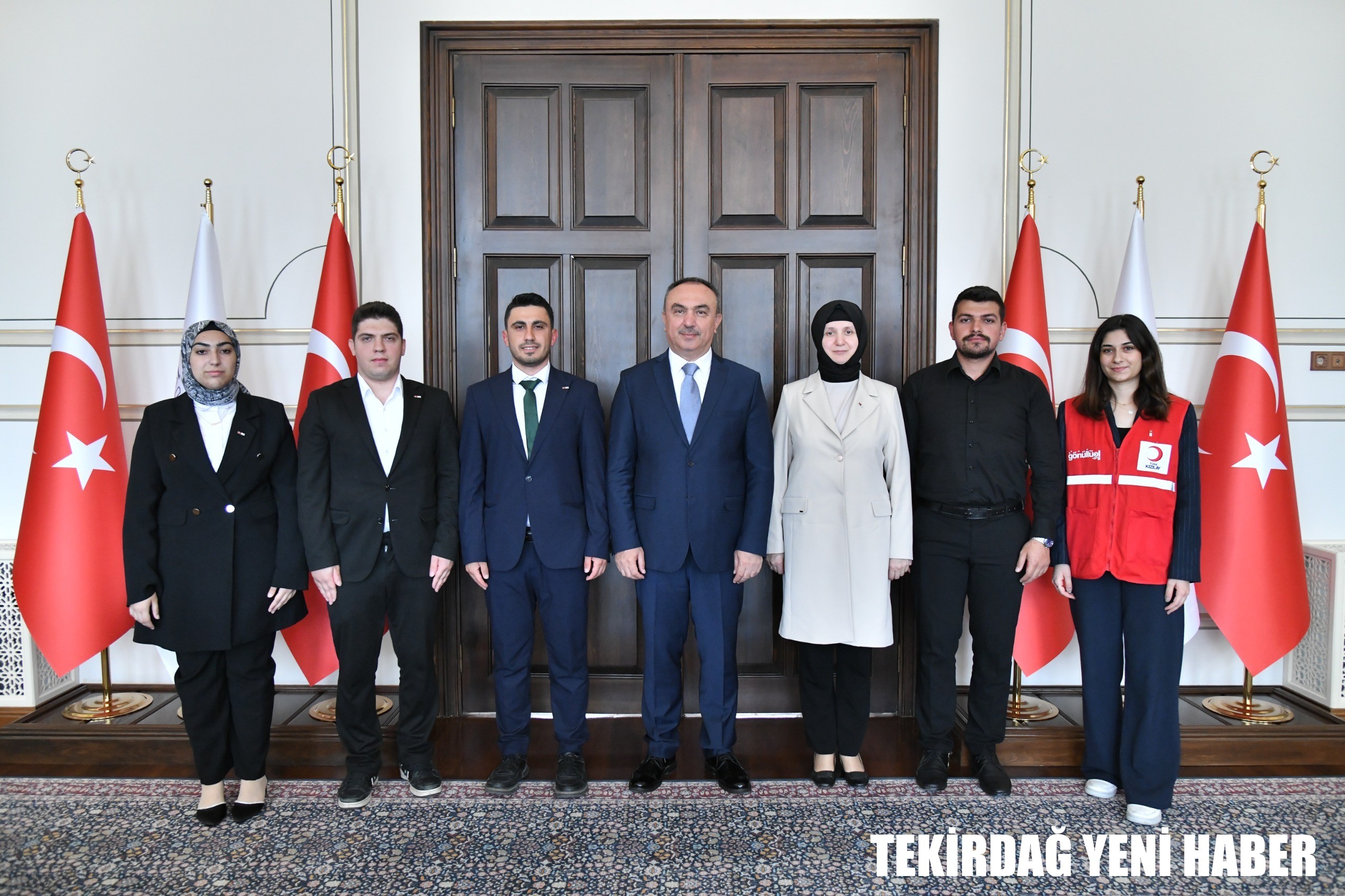 Tekirdağ Genç Kızılay İl Teşkilatı Vali Soytürk’ü Ziyaret Etti