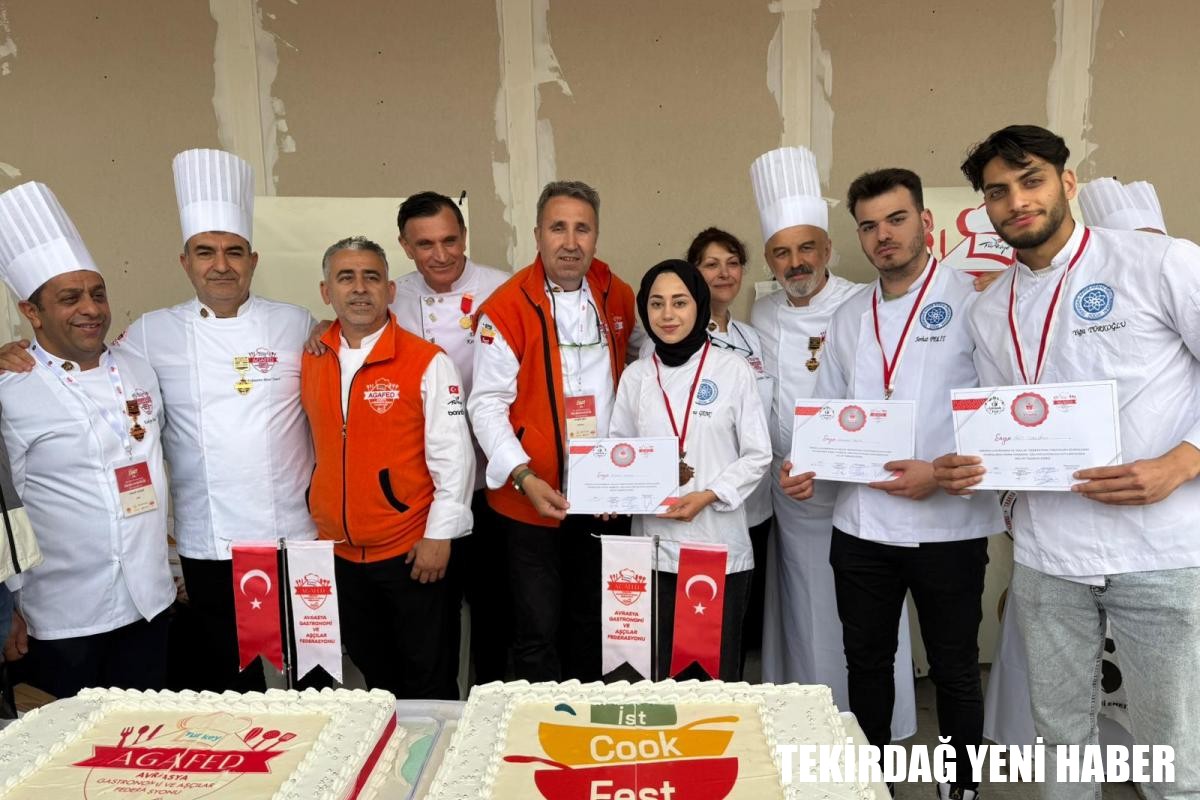 TEKİRDAĞ NKÜ ŞARKÖY MYO ÖĞRENCİLERİ “İSTCOOK FEST ANADOLUDAN YEMEK YARIŞMASI”NDAN MADALYALARLA DÖNDÜ