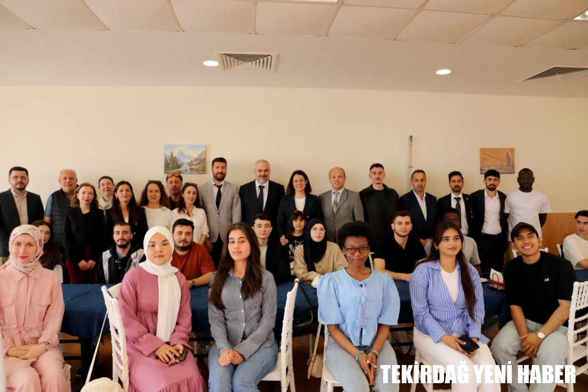 ULUSLARARASI ÖĞRENCİLERİMİZLE ÜNİVERSİTEMİZDEN KLÜ TÖMER’E “AKRAN DEĞERLENDİRMESİ” ZİYARETİ GERÇEKLEŞTİ