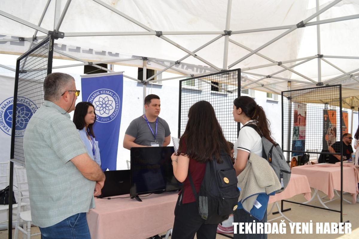 ÜNİVERSİTEMİZ TEKİRDAĞ ANADOLU LİSESİ TARAFINDAN DÜZENLENEN ÜNİVERSİTE TANITIM FUARI’NA KATILDI