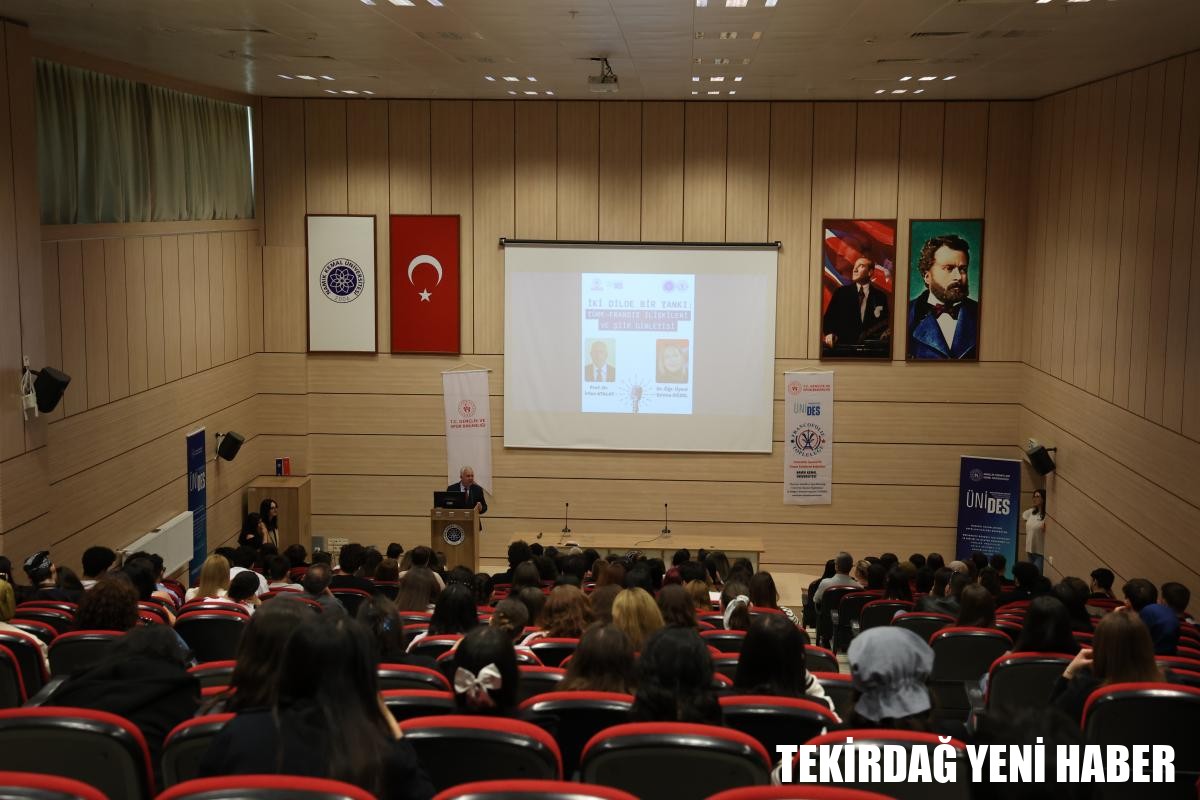 ÜNİVERSİTEMİZDE ‘İKİ DİLDE BİR YANKI: TÜRK-FRANSIZ İLİŞKİLERİ VE ŞİİR DİNLETİSİ’ DÜZENLENDİ