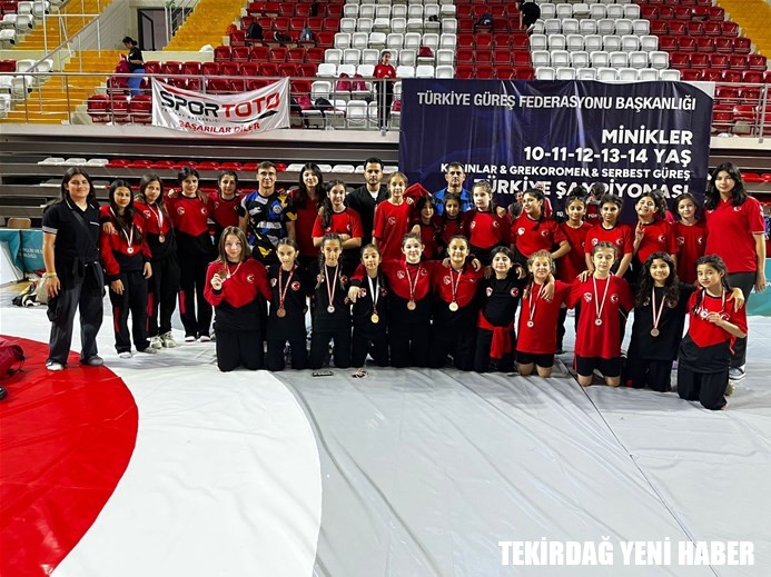 ”10-14 YAŞ KADINLAR GÜREŞ TÜRKİYE ŞAMPİYONASINDAN” İLİMİZE 4 BRONZ MADALYA İLE DÖNDÜLER! ​