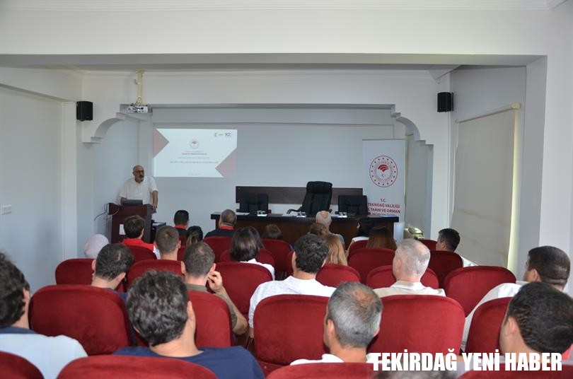 Çiğ Süt Toplayıcıları Mesleki Yeterlilik Belgesi Bilgilendirme Toplantısı Yapıldı