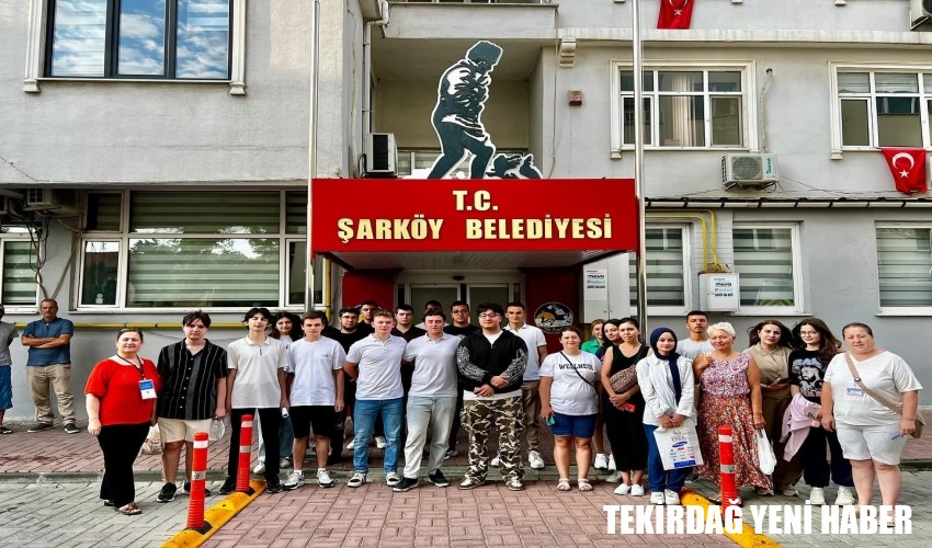 Gençlerimizin Yanındayız, Onların Geleceği İçin Çalışıyoruz