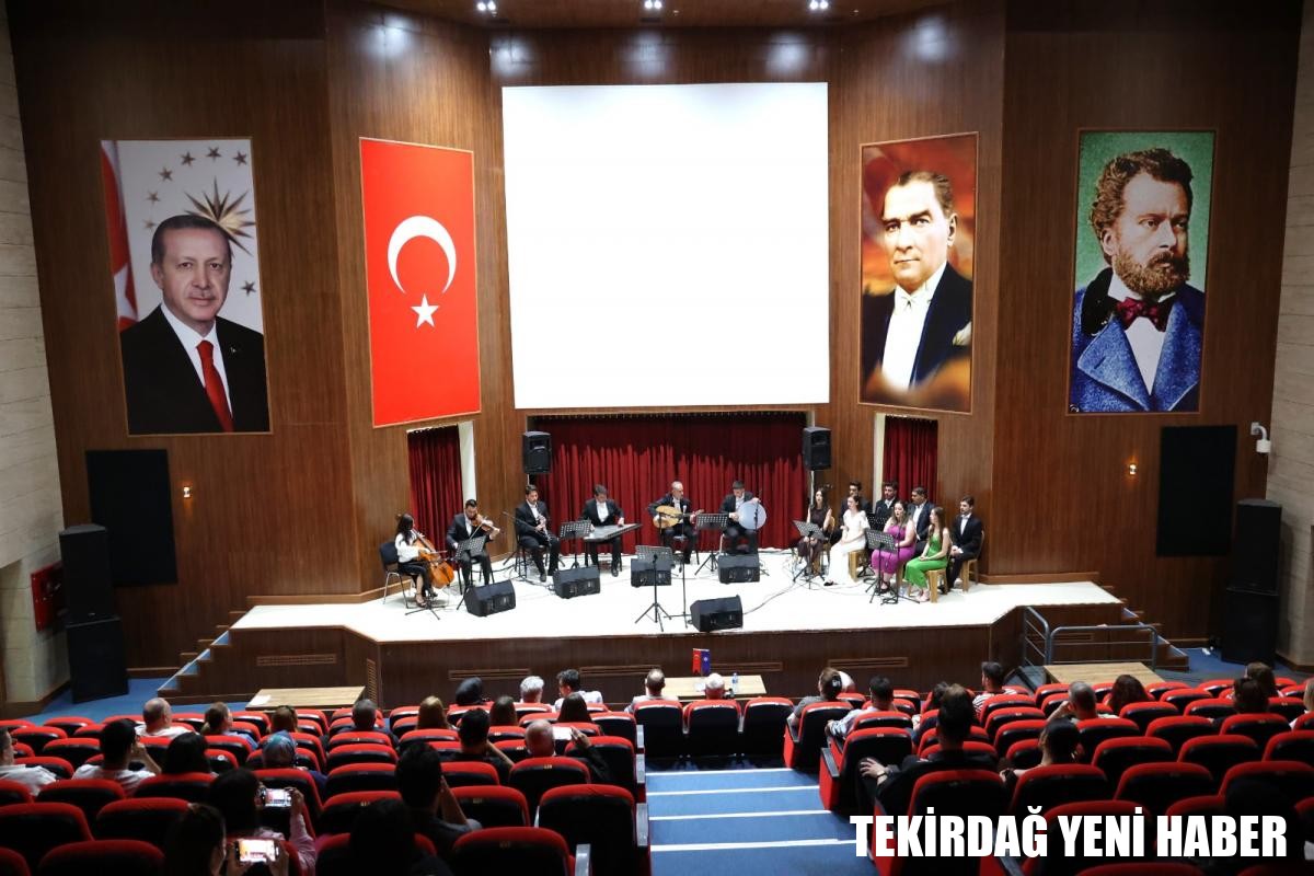 ÖĞRENCİ TÜRK MÜZİĞİ TOPLULUĞU KONSERİ GERÇEKLEŞTİ