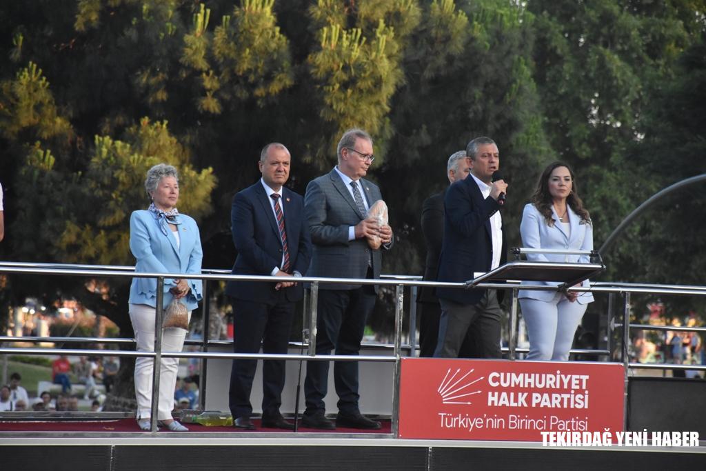 ÖZGÜR ÖZEL TEKİRDAĞ’DAN SESLENDİ