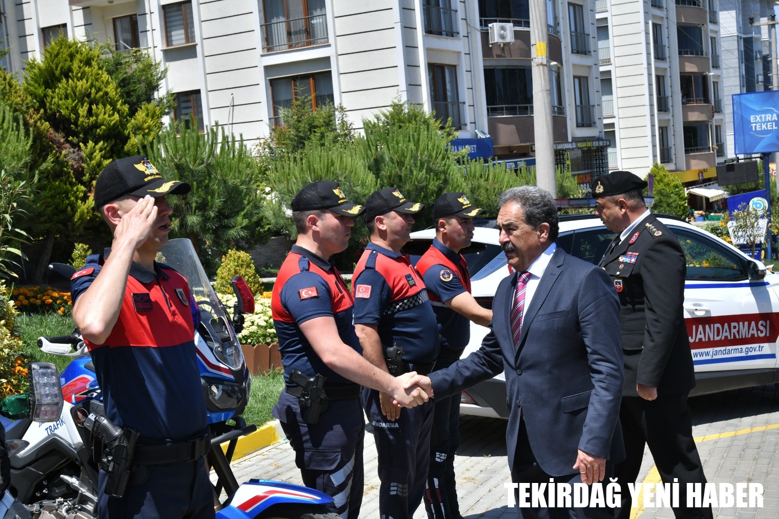 Vali Vekili Güler Uygulama Noktasında Görev Yapan Personelle Bayramlaştı