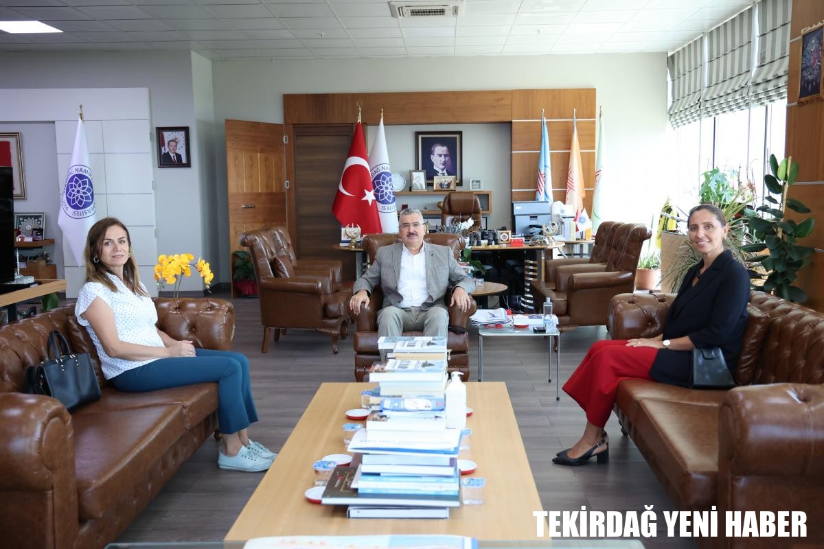 Doç. Dr. İlknur TAŞTAN, Rektörü Prof. Dr. Mümin ŞAHİN’e ziyarette bulundu.