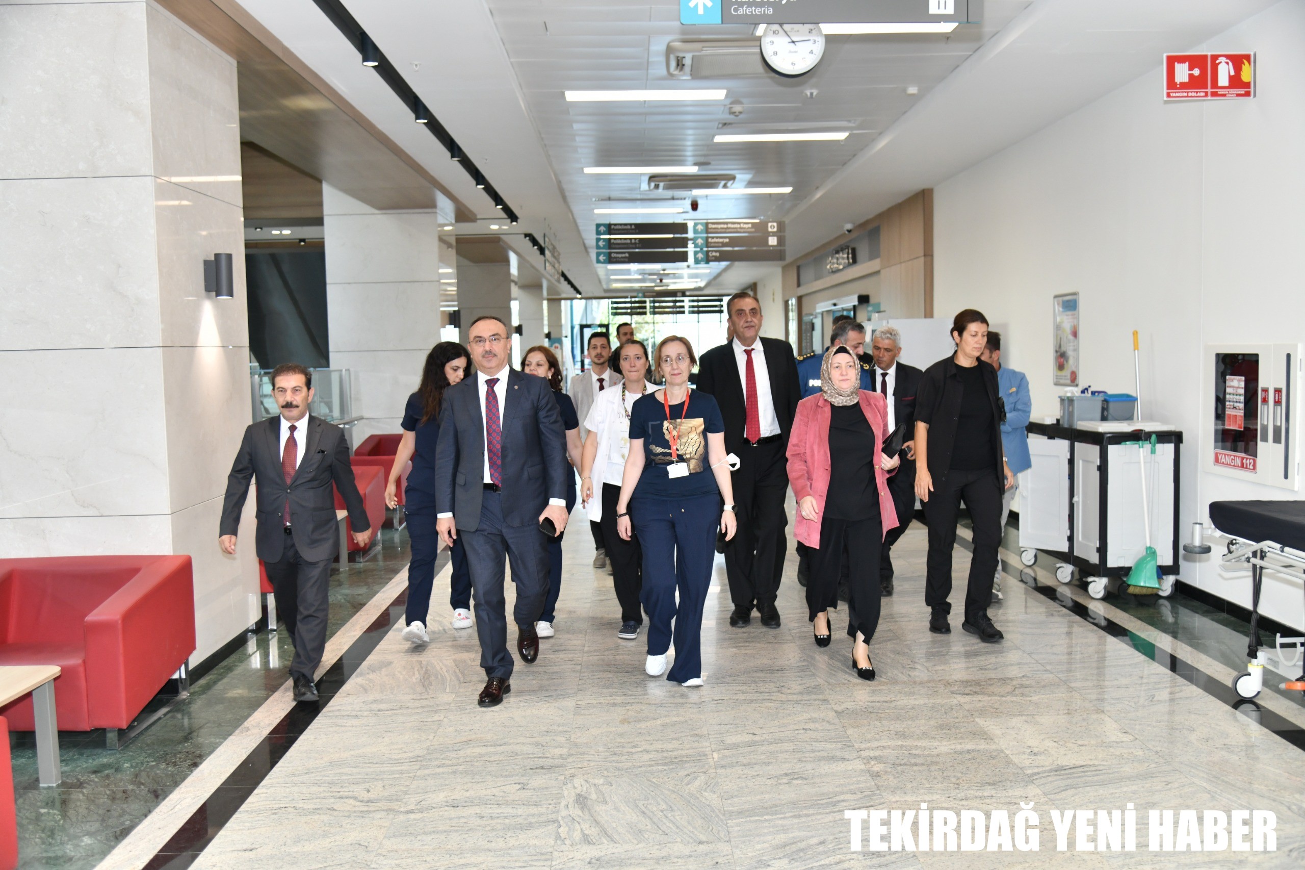 Vali Soytürk ve Nurdan Soytürk Şehit Babasını Tedavi Gördüğü Hastanede Ziyaret Etti
