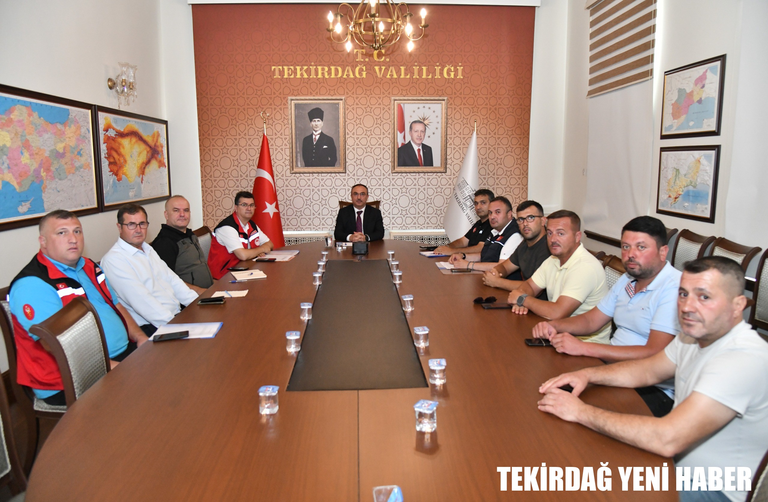 Vali Soytürk Yangından Etkilenen Mahalle Muhtarları ile Bir Araya Geldi