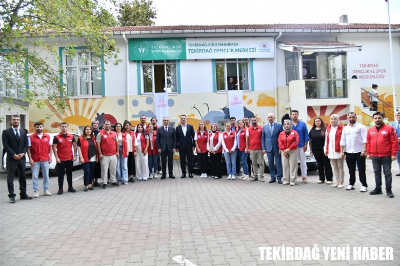 GENÇLİK VE SPOR BAKAN YARDIMCIMIZ ENES EMİNOĞLU, İLİMİZE GELEREK GENÇLİK MERKEZİMİZDEKİ ”DENEYAP ATÖLYELERİMİZDE” GENÇLERLE BİR ARAYA GELDİ.