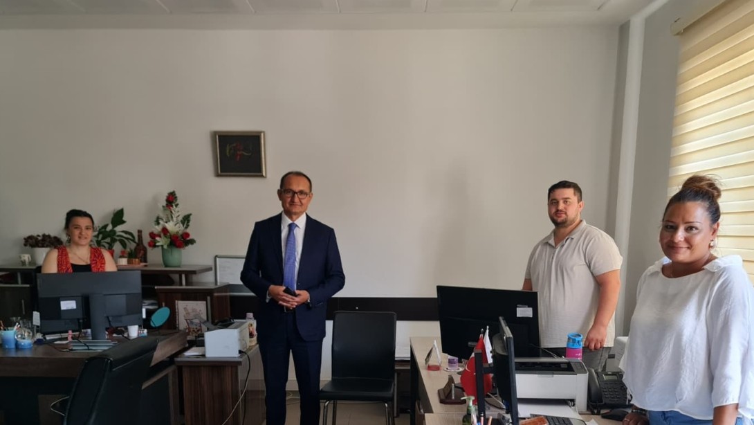 İlçe Milli Eğitim Müdürü Fahri KIRMIZI, İlçe Personelini Ziyaret Etti.