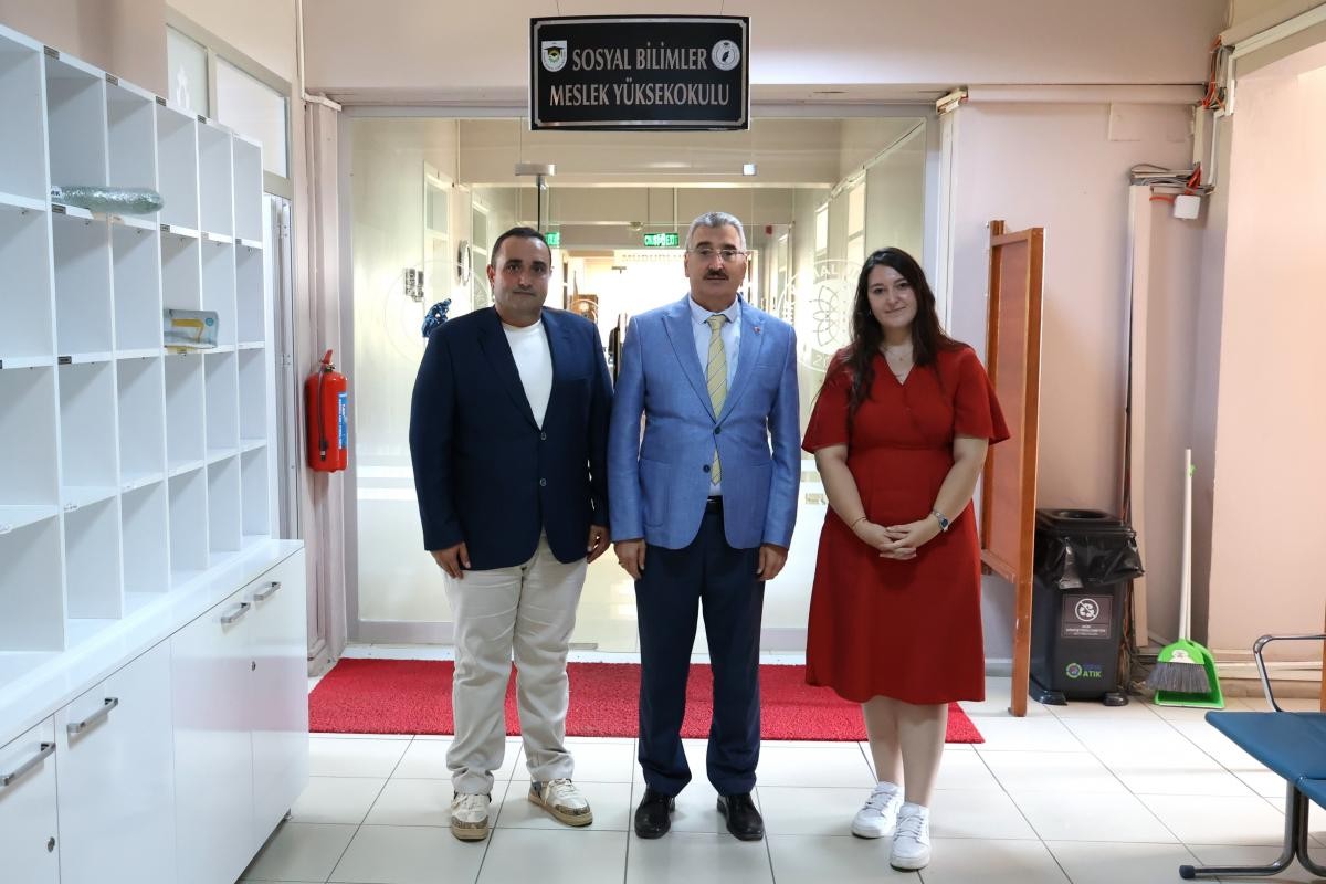 REKTÖR PROF. DR. MÜMİN ŞAHİN’DEN SOSYAL BİLİMLER MESLEK YÜKSEKOKULU’NA ZİYARET