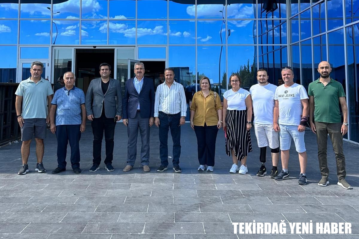 REKTÖRÜ ÇORLU MÜHENDİSLİK FAKÜLTESİNİN YENİ BİNASINDA İNCELEMELERDE BULUNDU