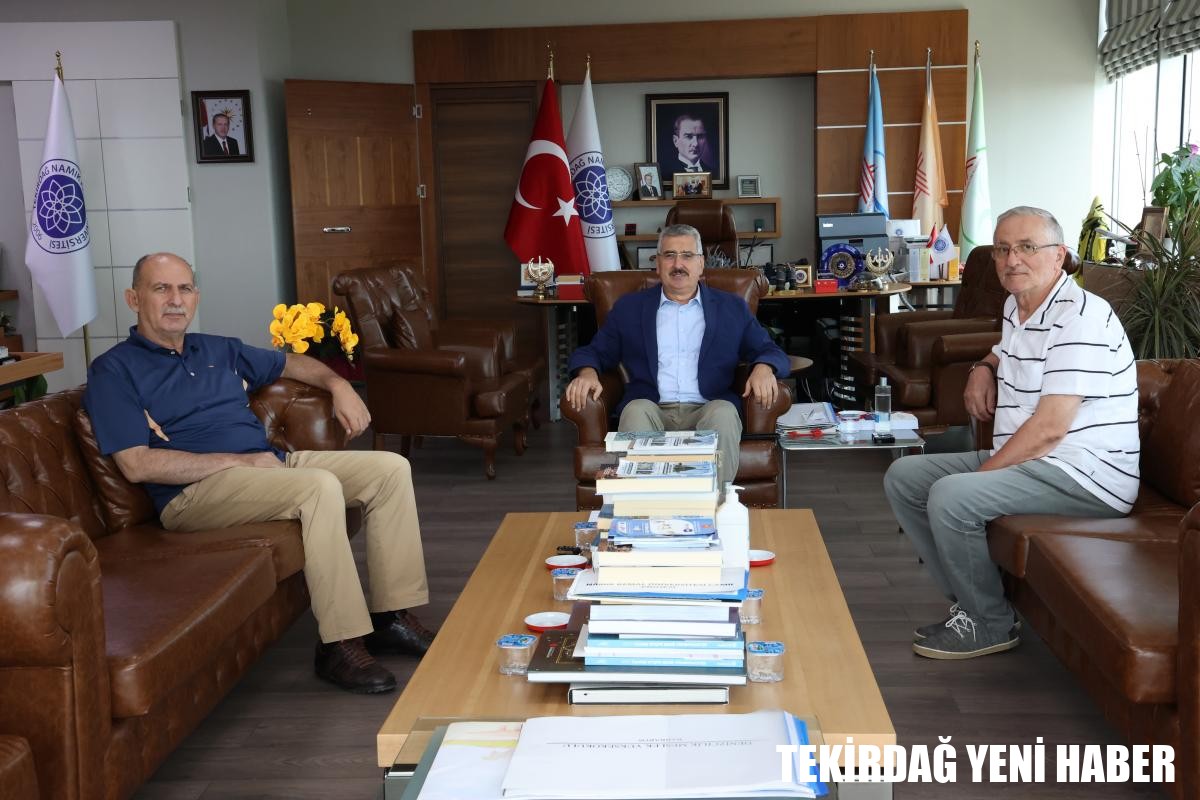 ÜNİVERSİTEMİZ REKTÖRÜNE ZİYARET