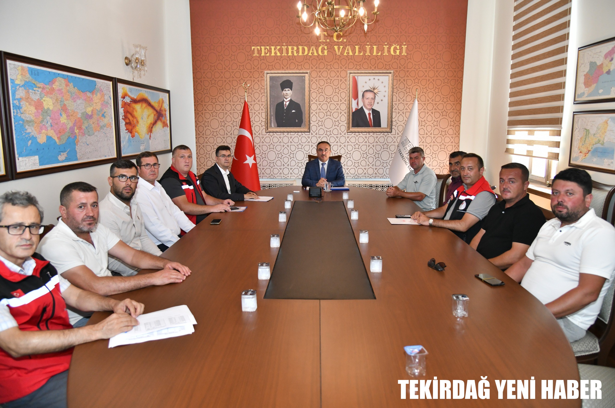 Vali Soytürk Yangından Etkilenen Mahalle Muhtarları ve Üreticiler İle Bir Araya Geldi