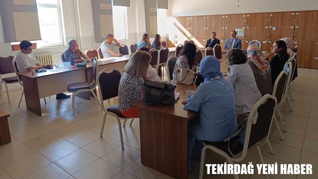 İlçe Milli Eğitim Müdürü Fahri KIRMIZI, İlçemiz Trakya Anadolu İmam Hatip Lisesini Ziyaret Etti.