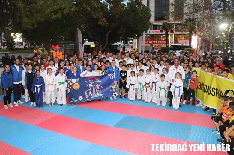 81 İLDE OLDUĞU GİBİ İLİMİZDE DE ’’ KARDEŞÇE MÜCADELENİN VE AMATÖR SPOR RUHUNUN ÖNEMİ VURGULANARAK ”AMATÖR SPOR HAFTASI” KUTLANDI.