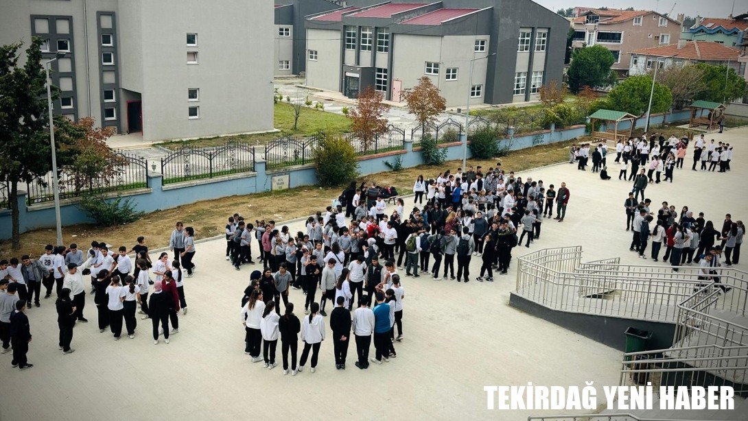 “Afetler ve Dayanıklılık” Temasıyla Öğrencilerde Farkındalık Oluşturmak Amacıyla 11 İlçede Eş Zamanlı Deprem Tatbikatı Gerçekleştirildi