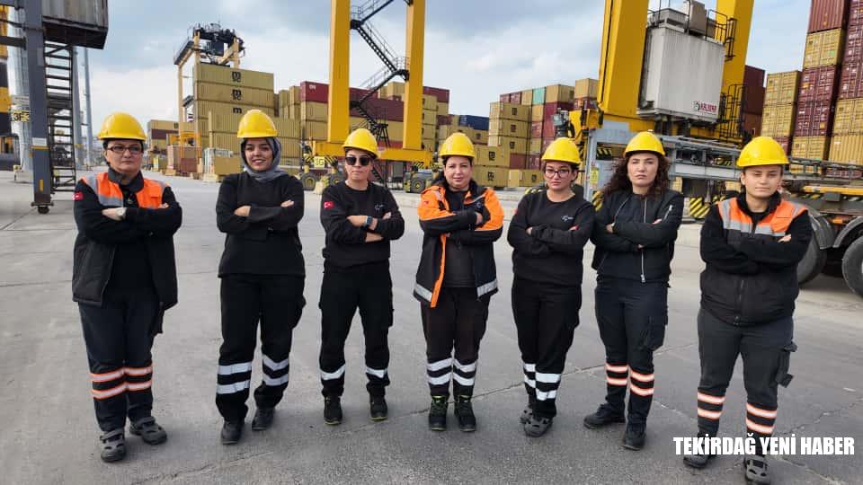Asyaport’ta Kadınlar Limanın Yükünü Omuzluyor