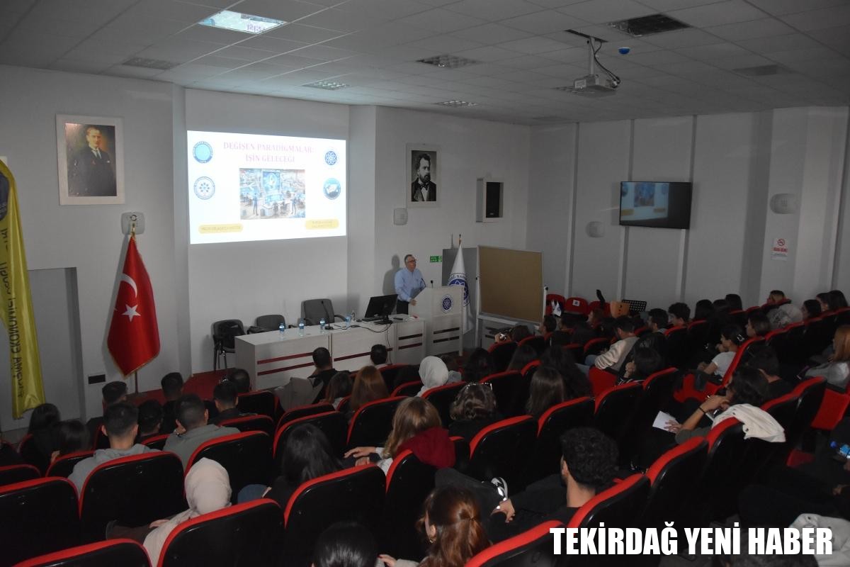 ÇALIŞMA EKONOMİSİ VE ENDÜSTRİ İLİŞKİLERİ BÖLÜMÜ ‘2025-2026 AKADEMİK YILI AÇILIŞ DERSİ’ YOĞUN İLGİ GÖRDÜ