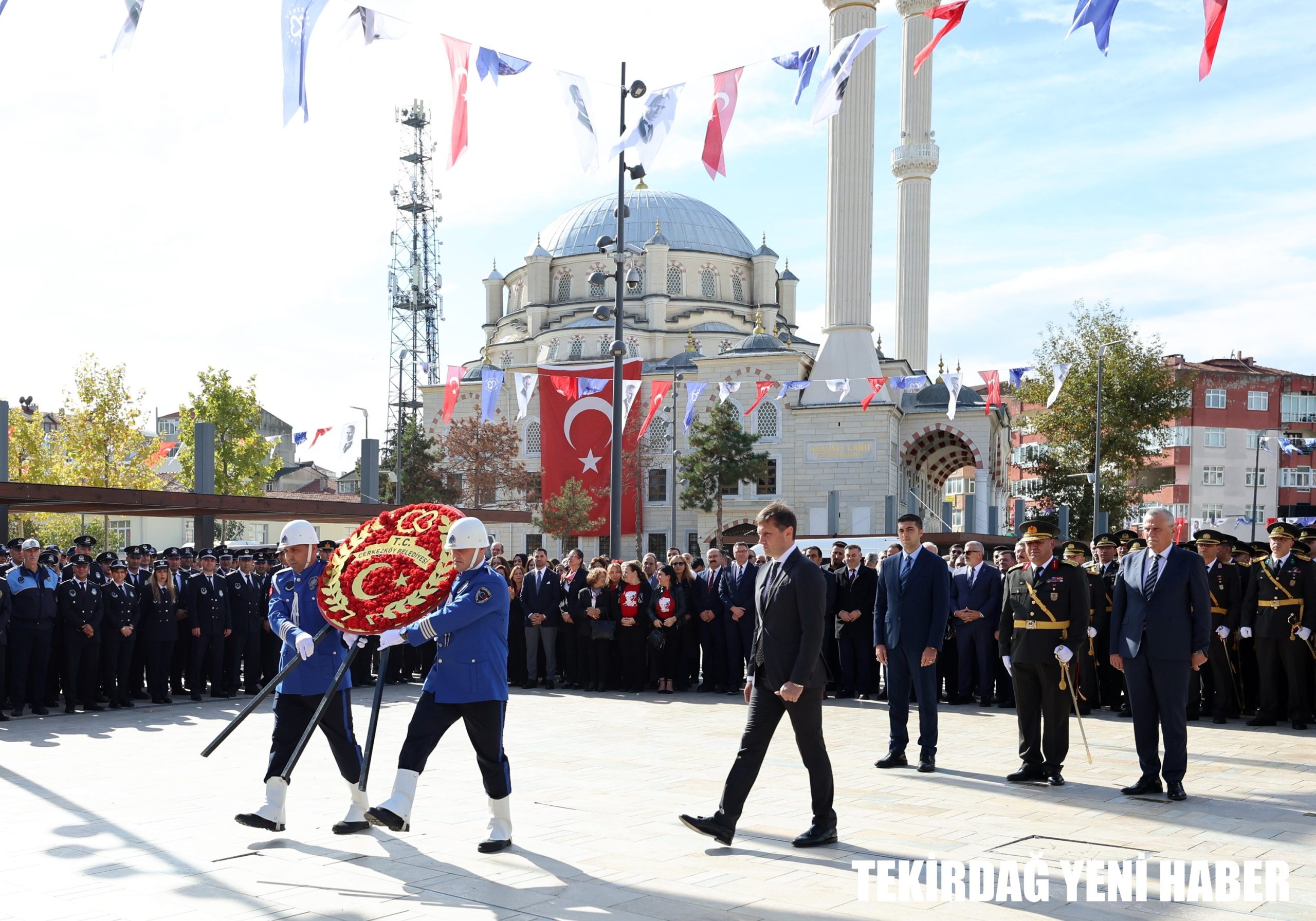 CUMHURİYET BAYRAMI KUTLAMALARI ÇELENK TÖRENİ İLE BAŞLADI