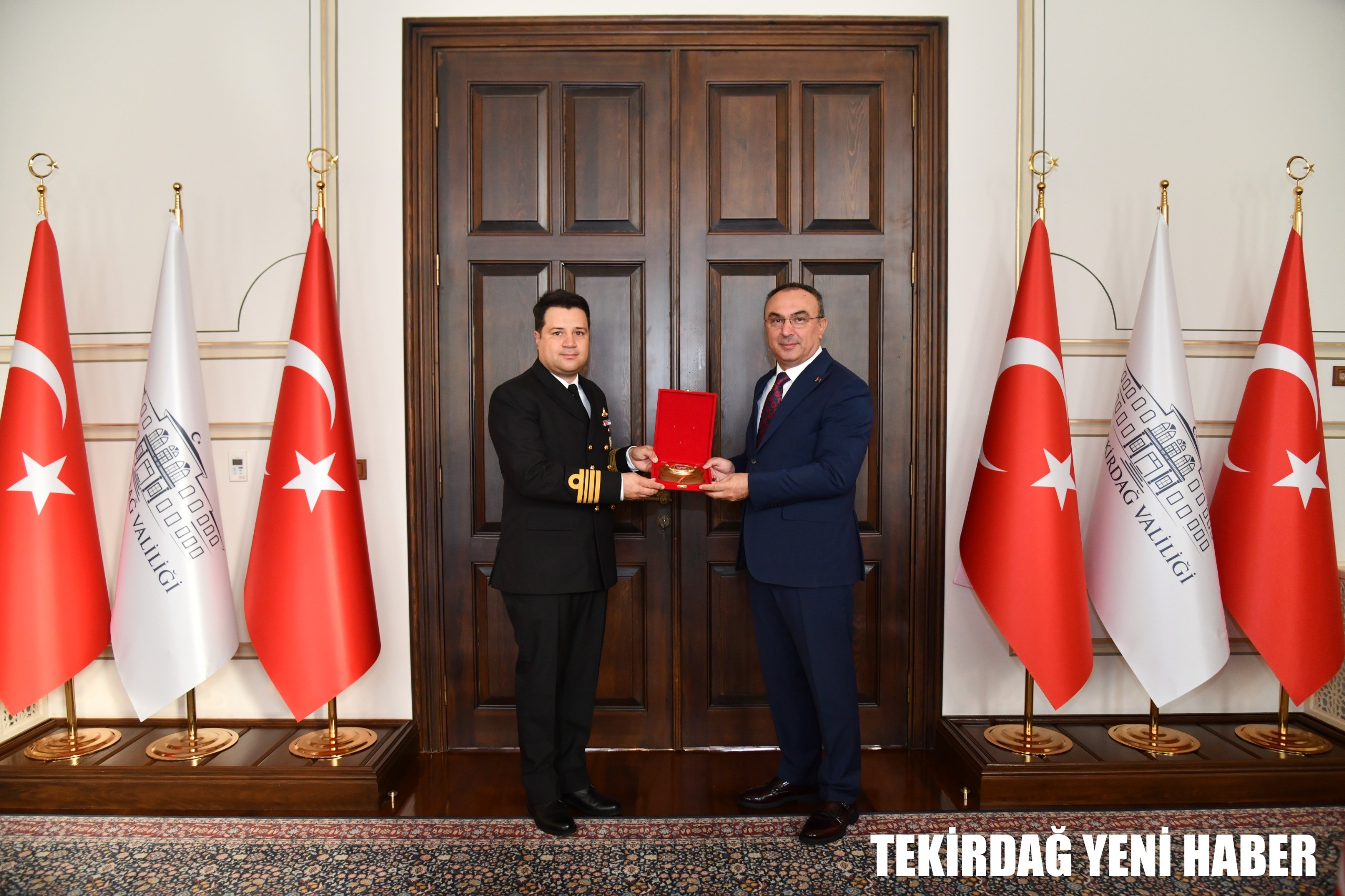 Cumhuriyet Bayramı’nda TCG Alemdar Gemisi Mürettebatı Vali Soytürk’ü Ziyaret Etti