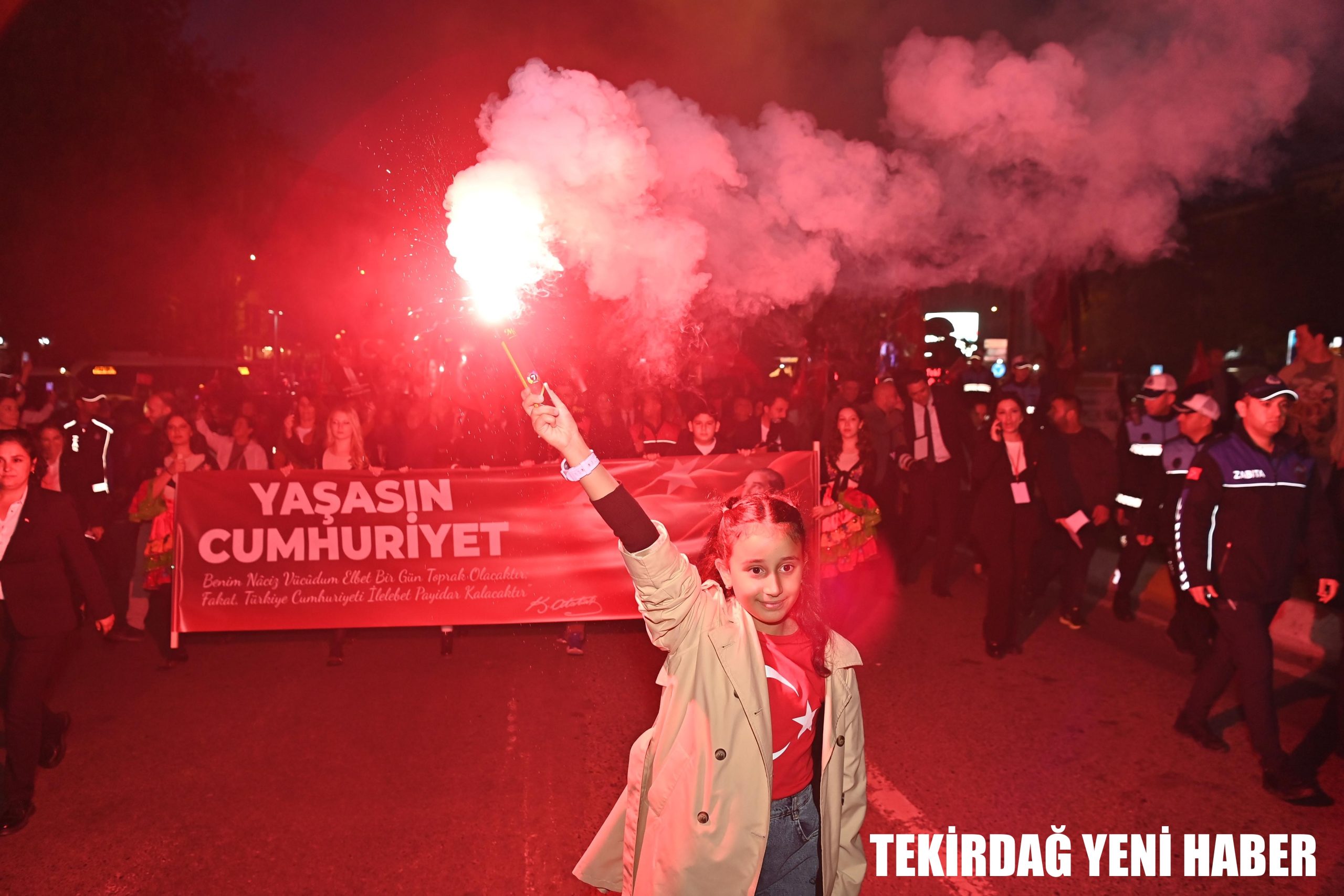 Cumhuriyet Kortejinde Bayram Coşkusu Sele Dönüştü
