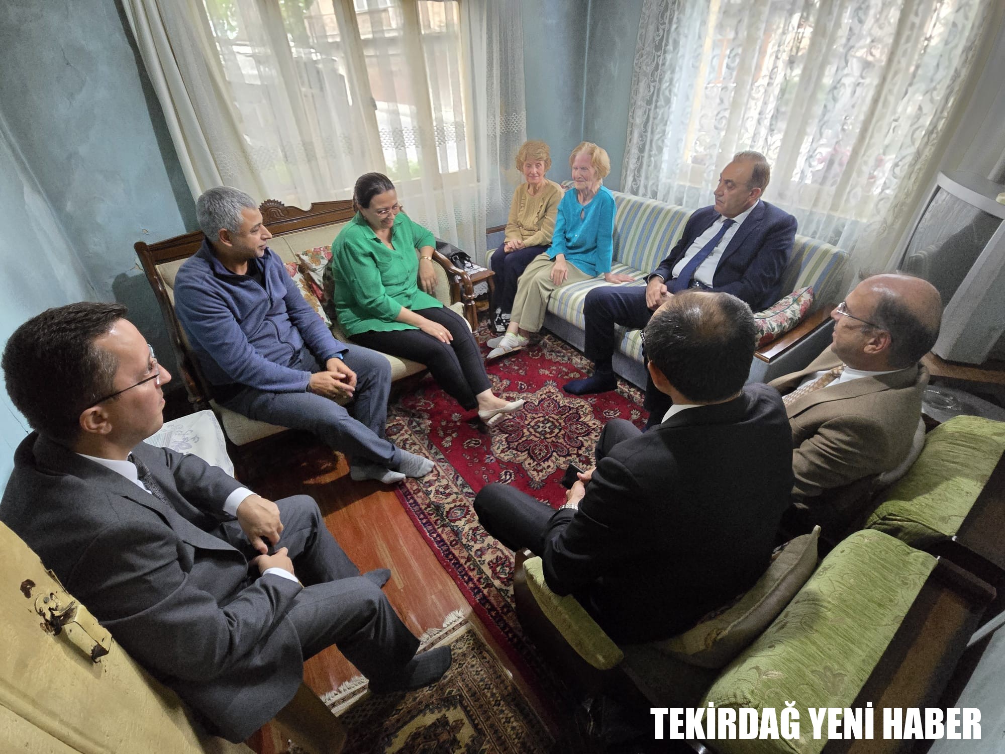 Kaymakamı  Mahmut Nedim TUNÇER, beraberindeki protokol üyeleriyle birlikte, 1 Ekim Dünya Yaşlılar Günü münasebetiyle…