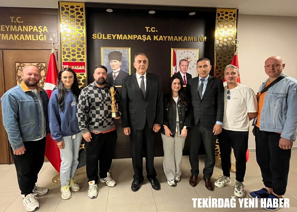 Kaymakamı  Mahmut Nedim TUNÇER, Halk Eğitimi Merkezi Müdürü Erdem ZERAY ile birlikte, Afyon’da düzenlenen…