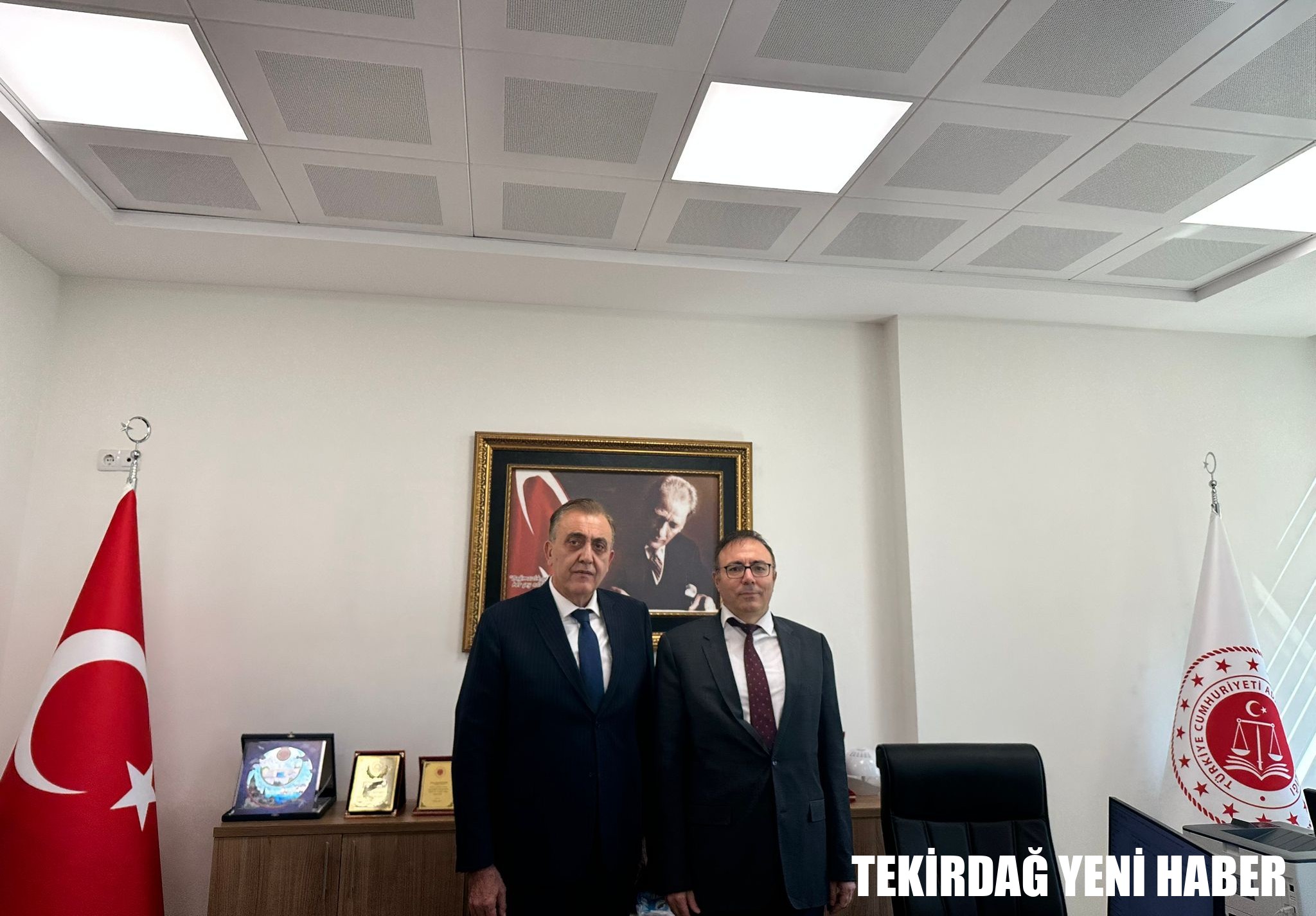 Kaymakamı  Mahmut Nedim TUNÇER, Tekirdağ Cumhuriyet Başsavcı Vekili  Murat YİĞİTER’i makamında ziyarette bulundu.