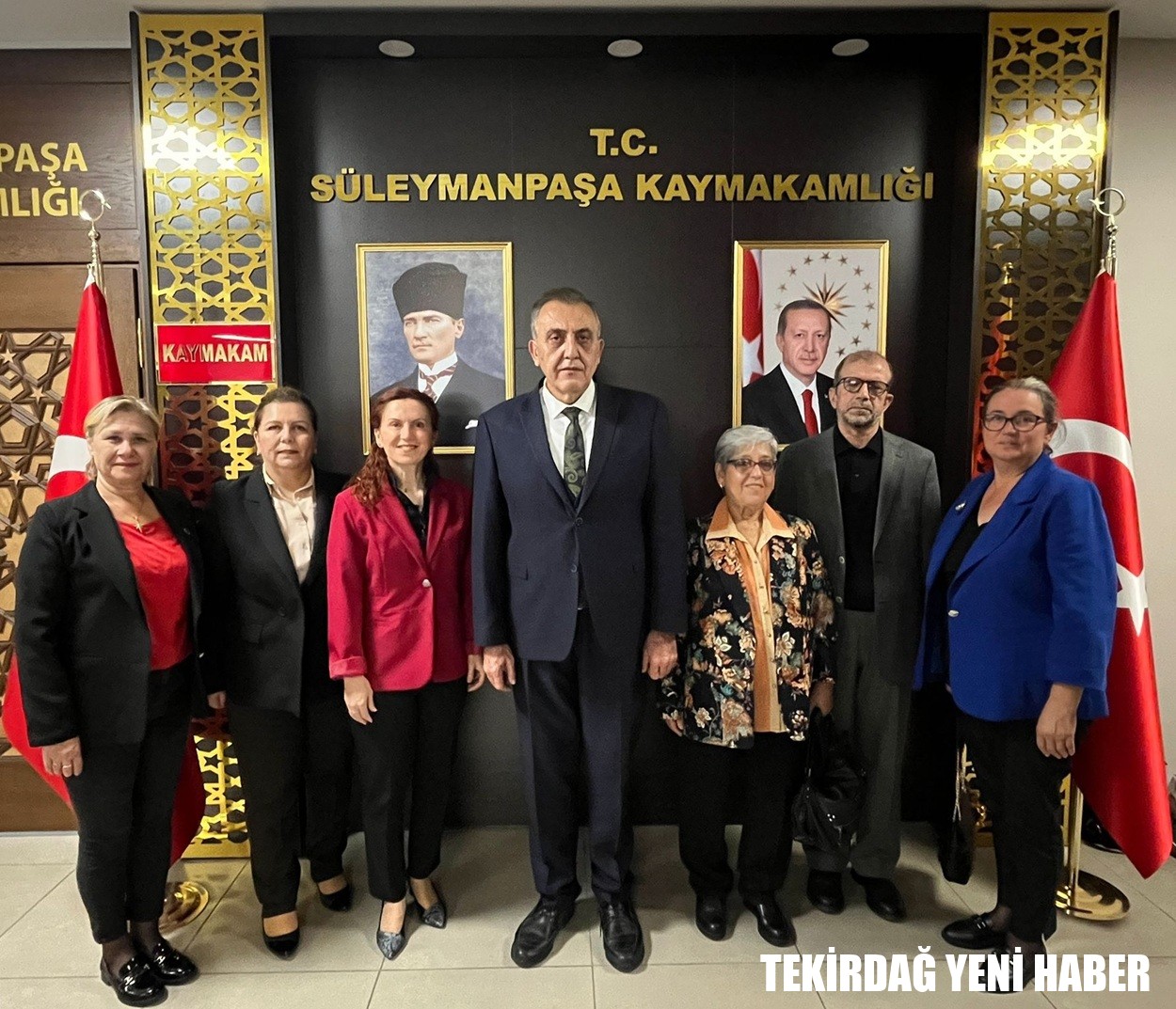 Kaymakamı  Mahmut Nedim TUNÇER, Tekirdağ Kent Konseyi Başkanı Berrin BAŞOL MENEKŞE’yi ve Yönetim Kurulu Üyelerini makamında kabul etti.