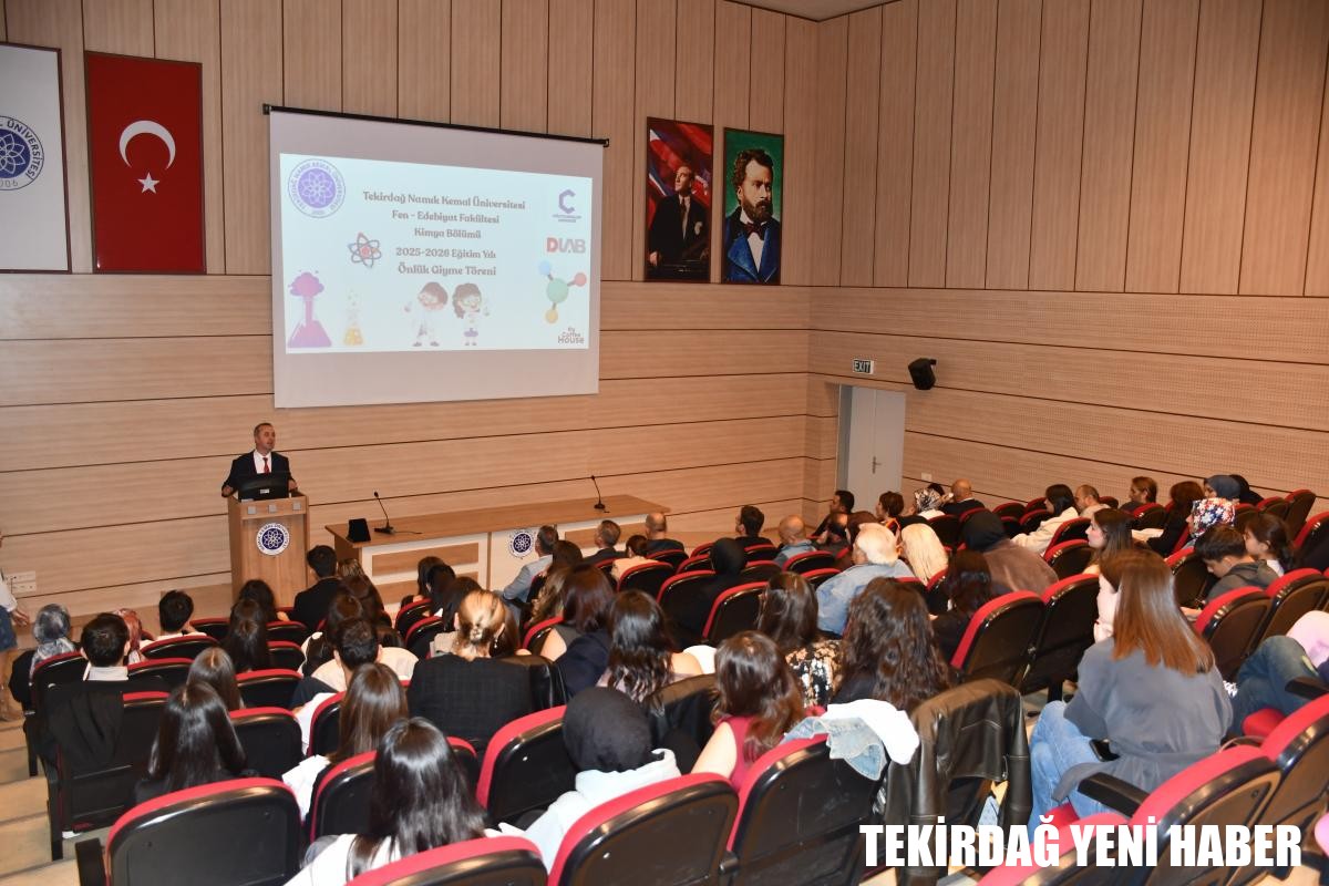 KİMYA BÖLÜMÜ GELENEKSEL BEYAZ ÖNLÜK GİYME TÖRENİ GERÇEKLEŞTİ