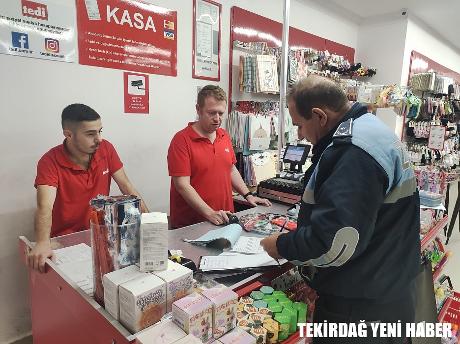 MALKARA BELEDİYESİ ZABITA EKİPLERİ MARKET DENETİMLERİNE DEVAM EDİYOR