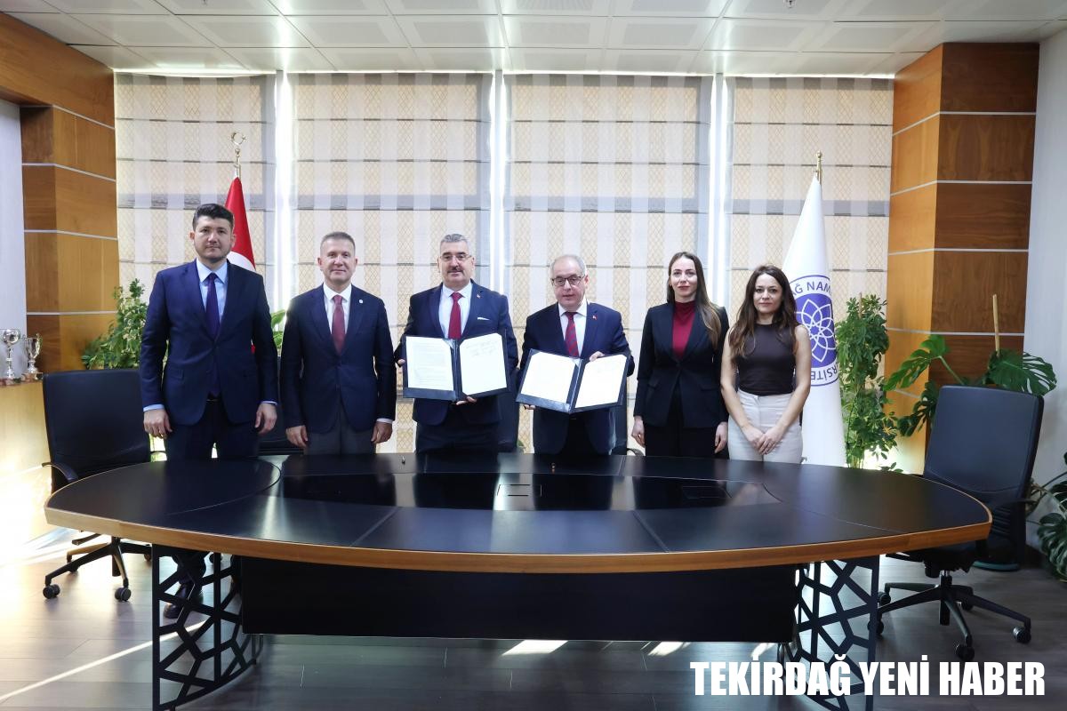 TEKİRDAĞ NKÜ İLE İŞKUR ARASINDA İŞ BİRLİĞİ PROTOKOLÜ İMZALANDI – REKTÖR ŞAHİN: “GENÇLERİMİZİN İSTİHDAM EDİLEBİLİRLİĞİNİ ARTIRAN İŞ BİRLİKLERİNİ SİSTEMATİK HALE GETİRİYORUZ”