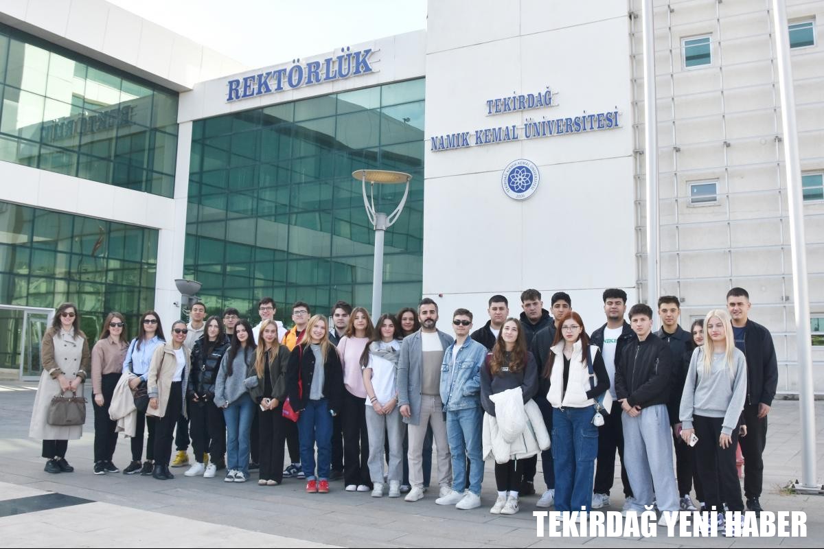 TEKİRDAĞ NKÜ, LİSELİ ÖĞRENCİLERE TANITILDI –  REKTÖR ŞAHİN: “BİLİNÇLİ TERCİH, YERİNDE DENEYİMLE BAŞLAR”