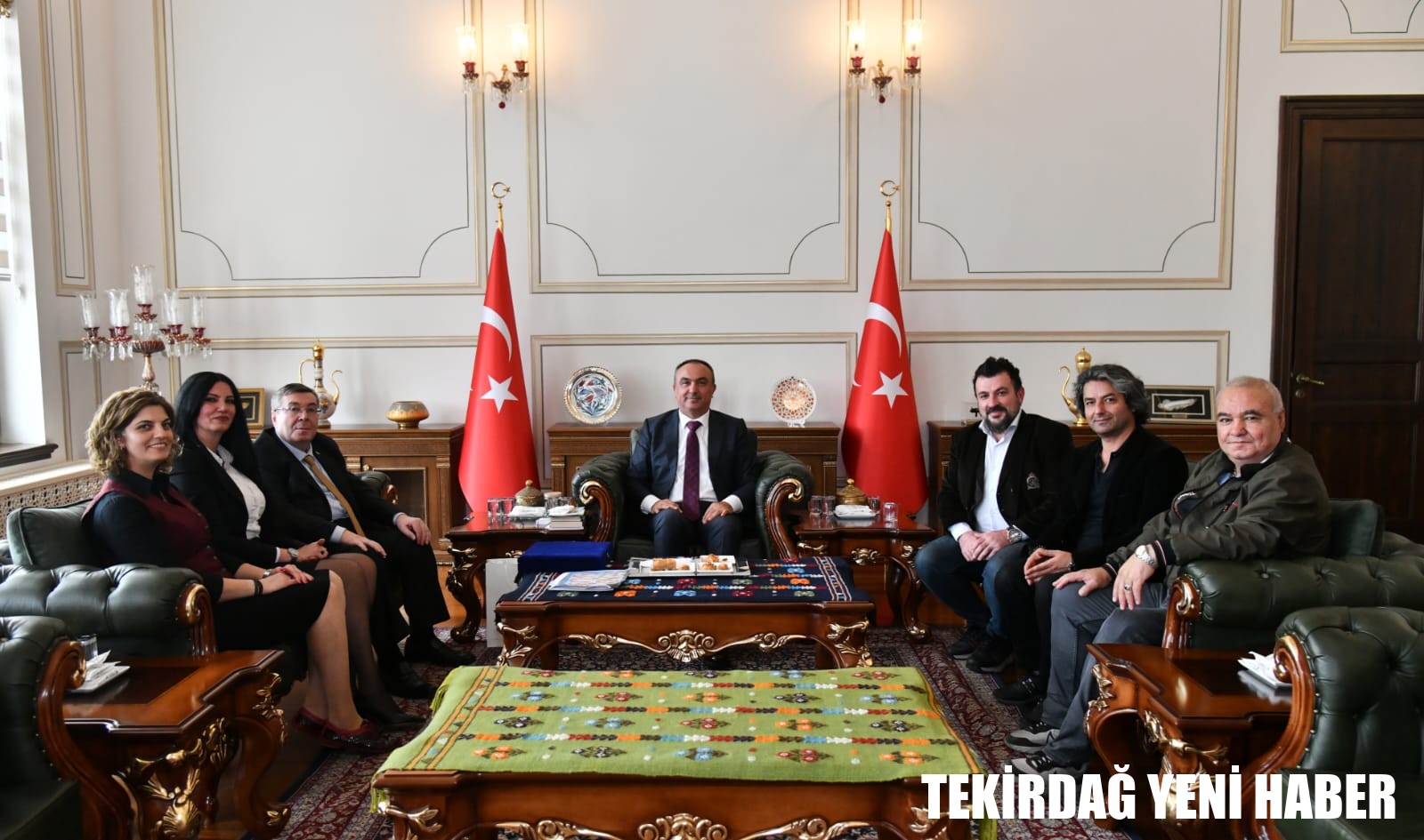 Trakya Rumeli Balkan Dernekleri Federasyonu Genel Başkanı ve Uluslararası Toplumsal Araştırmalar Bilim Derneği Üyeleri Vali Soytürk’ü Ziyaret Etti