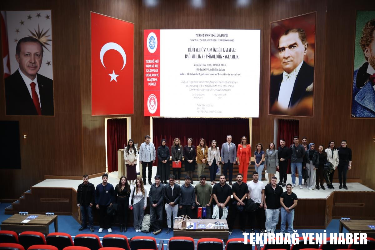 ÜNİVERSİTEMİZ KADIN VE AİLE ÇALIŞMALARI UYGULAMA VE ARAŞTIRMA MERKEZİ “DİJİTAL DÜNYADA ÖZGÜR KALMAK” SEMİNERİ DÜZENLEDİ