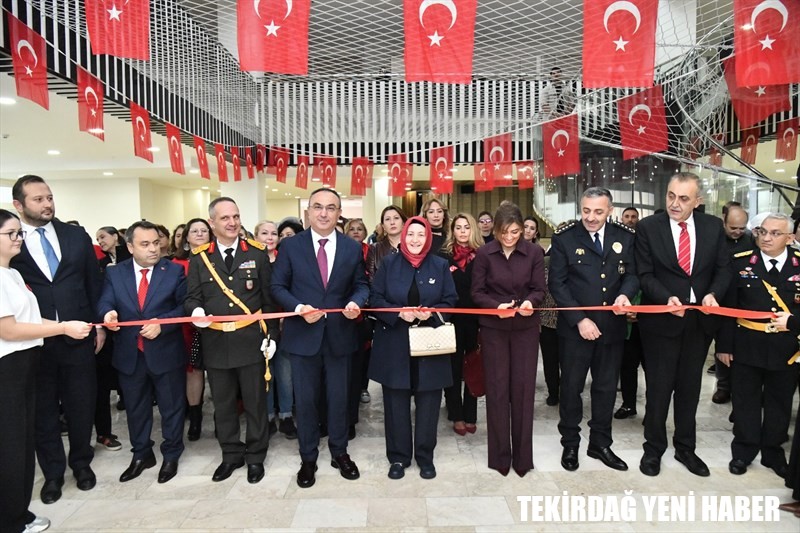   Vali  Recep SOYTÜRK, Kaymakamı  Mahmut Nedim TUNÇER ve İl ile İlçe protokolü, 29 Ekim Cumhuriyet Bayramı kutlamaları kapsamında…