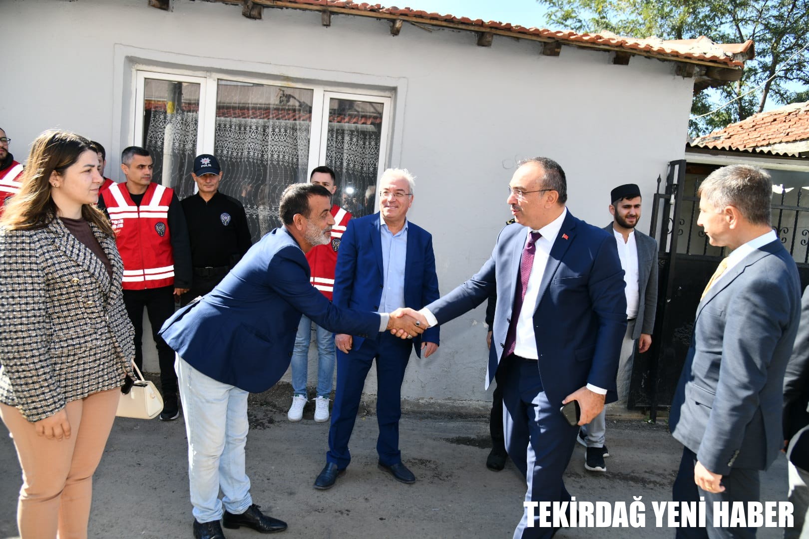 Vali Soytürk Hıdırağa Mahallesi’nde Vatandaşlarla Bir Araya Geldi