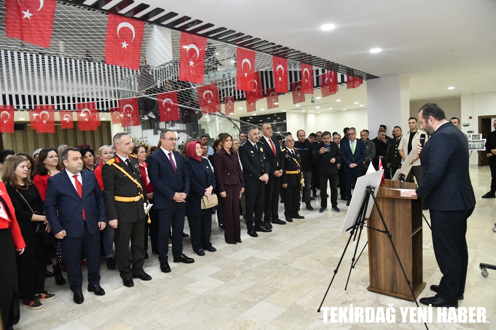 Vali Soytürk ve Eşi Nurdan Soytürk Tekirdağ Fotoğrafları Sergisi ve Geleneksel El Sanatları Sergisi’nin Açılışını Yaptı