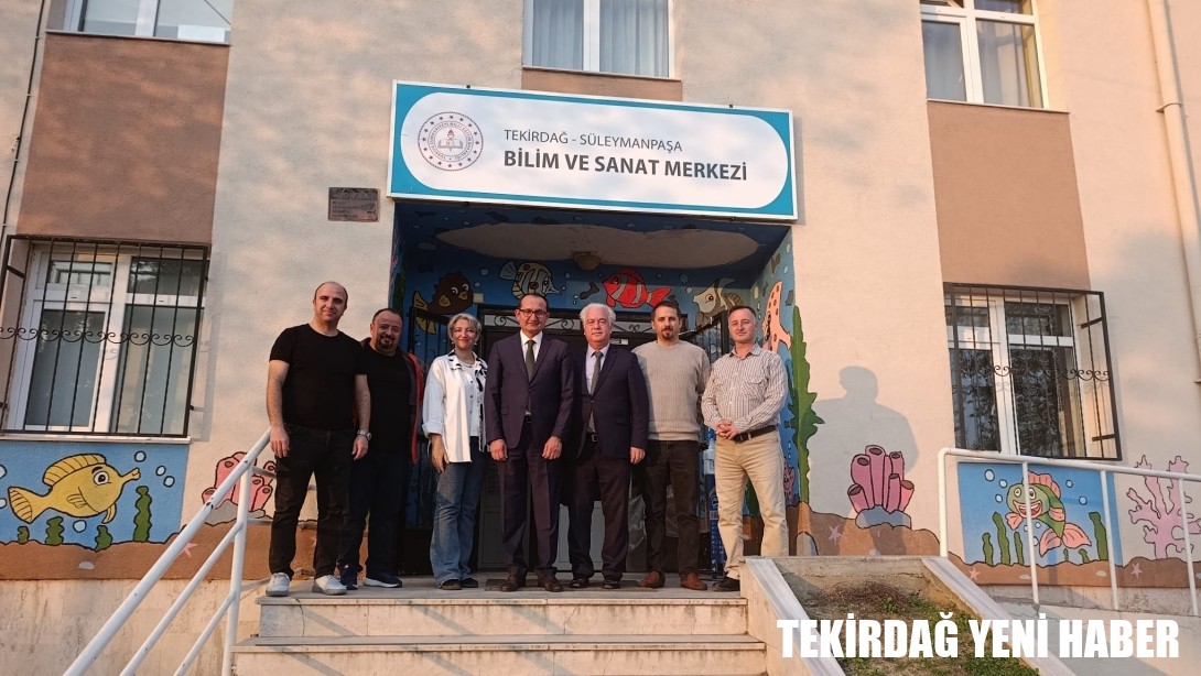 İlçe Milli Eğitim Müdürü Fahri KIRMIZI, İlçemiz Bilim ve Sanat Merkezini Ziyaret Etti.