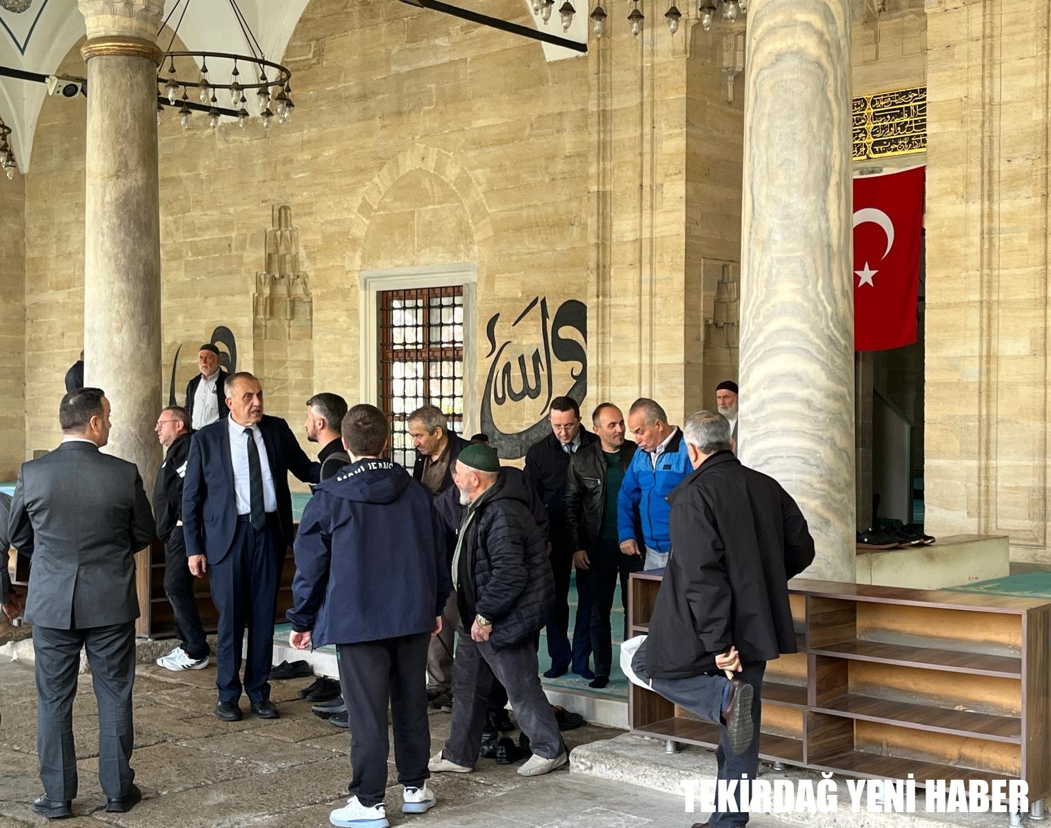 Kaymakamı  Mahmut Nedim TUNÇER, Cuma Namazı’nın ardından vatandaşlarla bir araya geldi.