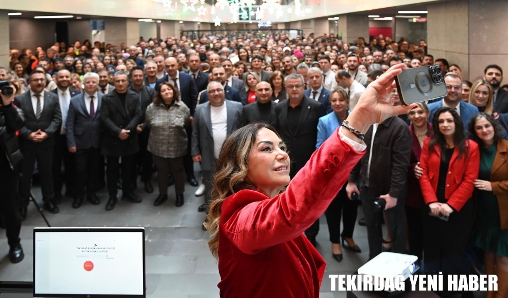 CANDAN BAŞKAN, BÜYÜKŞEHİR AİLESİNİN YENİ YILINI KUTLADI