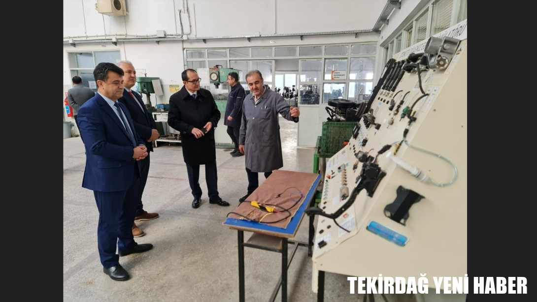 İlçe Milli Eğitim Müdürü Fahri KIRMIZI, İlçemiz Tekirdağ Mesleki ve Teknik Anadolu Lisesini Ziyaret Etti.