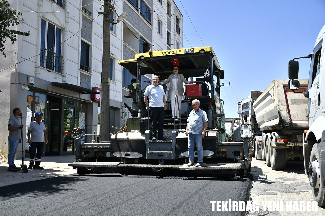 İLÇEMİZDE ULAŞIMI GÜÇLENDİREN ÇALIŞMALAR BİR YILDA HAYATA GEÇİRİLDİ