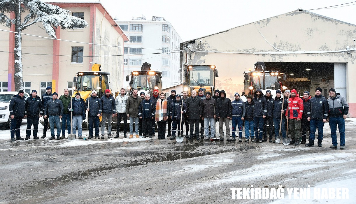 MALKARA BELEDİYESİ KARLA MÜCADELEDE TEYAKKUZDA